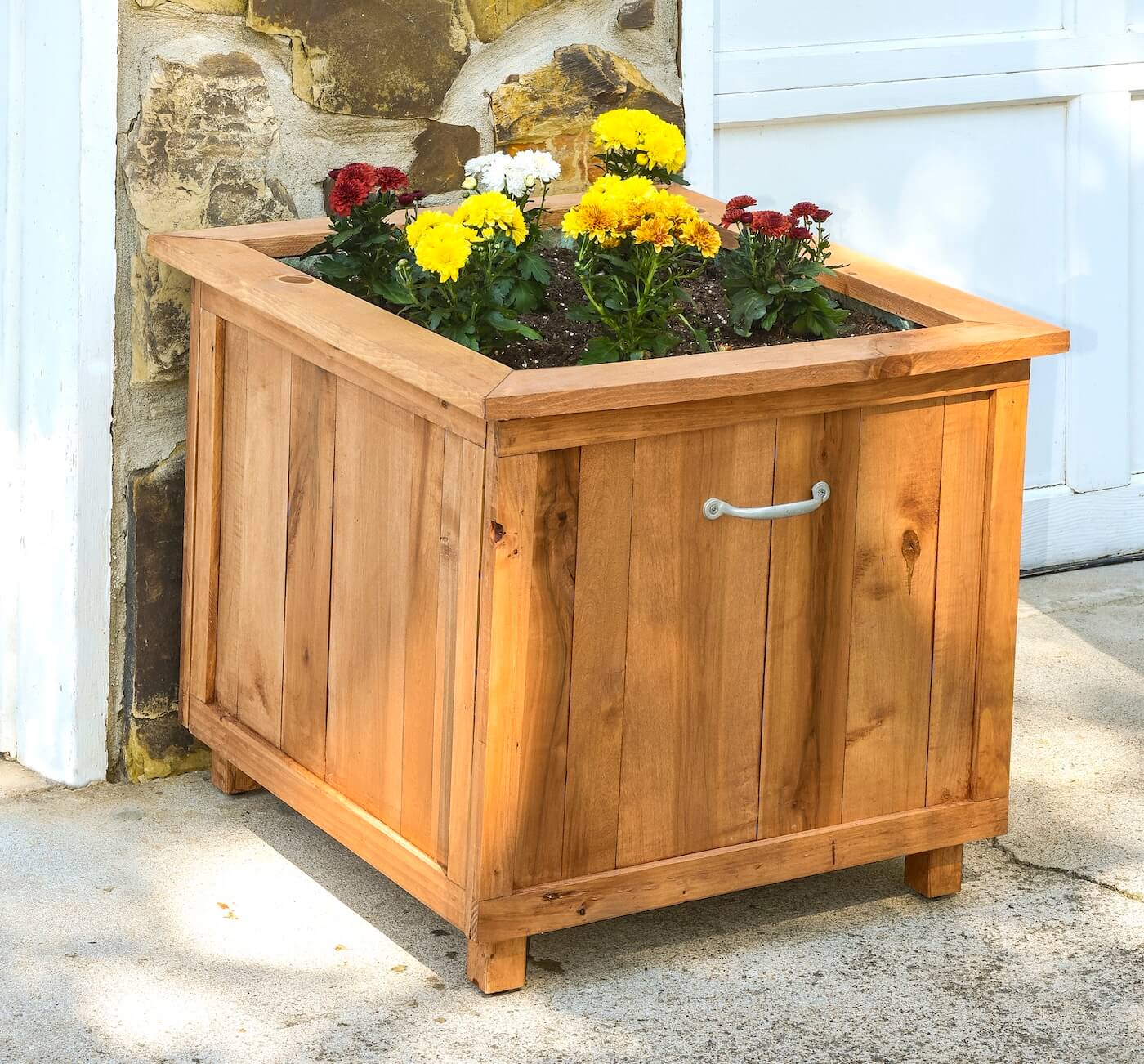 Pallet Garden Planter & Hose Holder