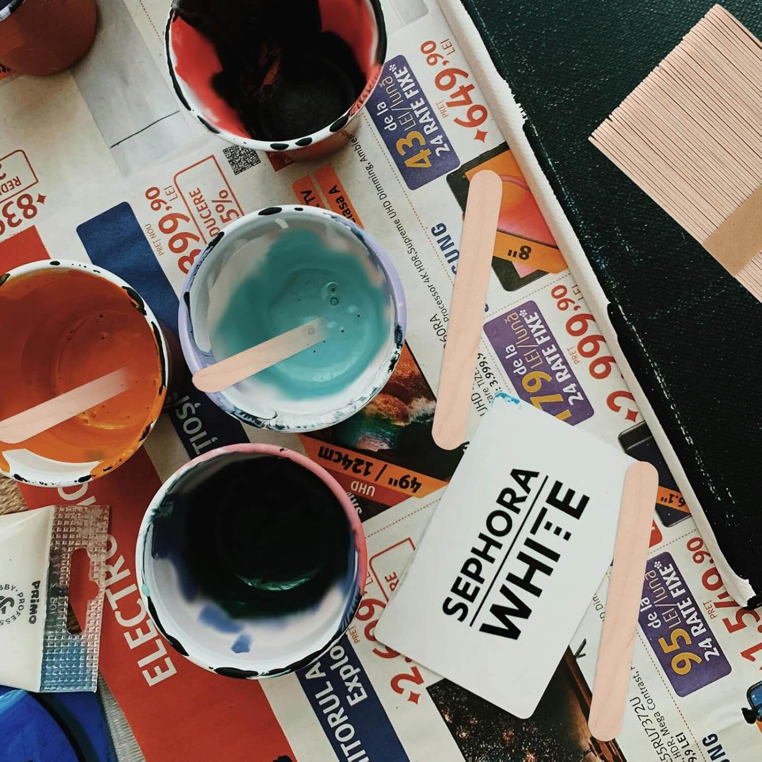 Plastic Mixing Containers