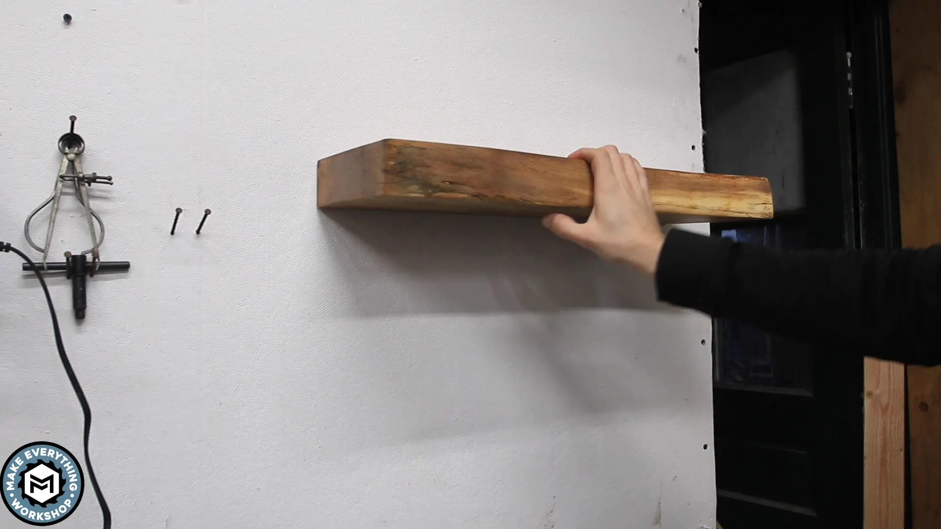 diy floating shelf