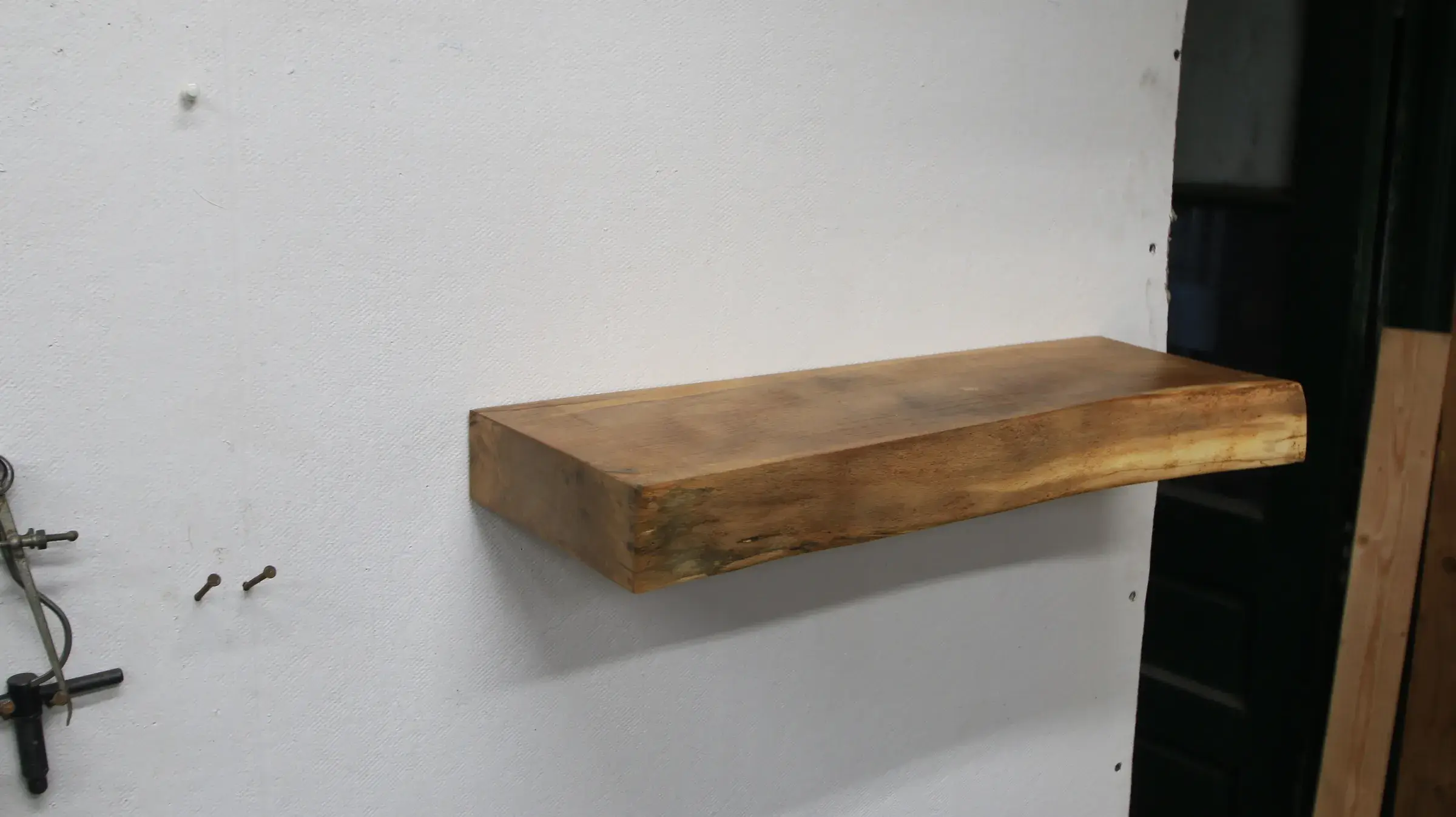 how to build a floating shelf