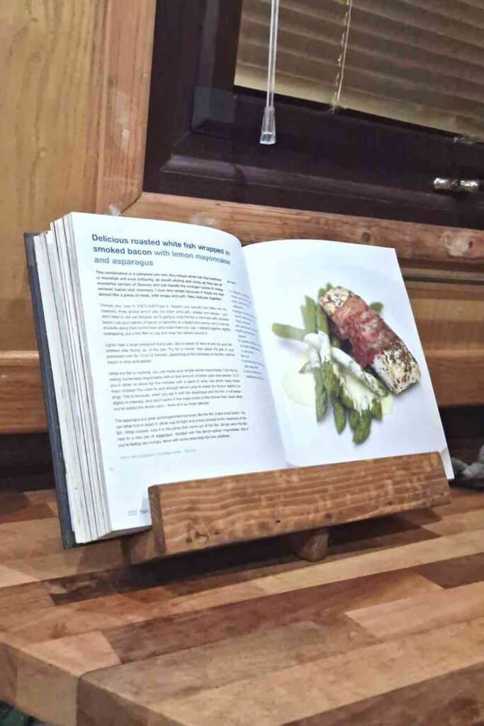 Cookbook Stand