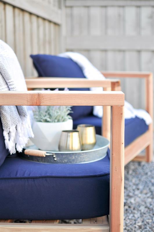 Simple 2x4 Outdoor Chair
