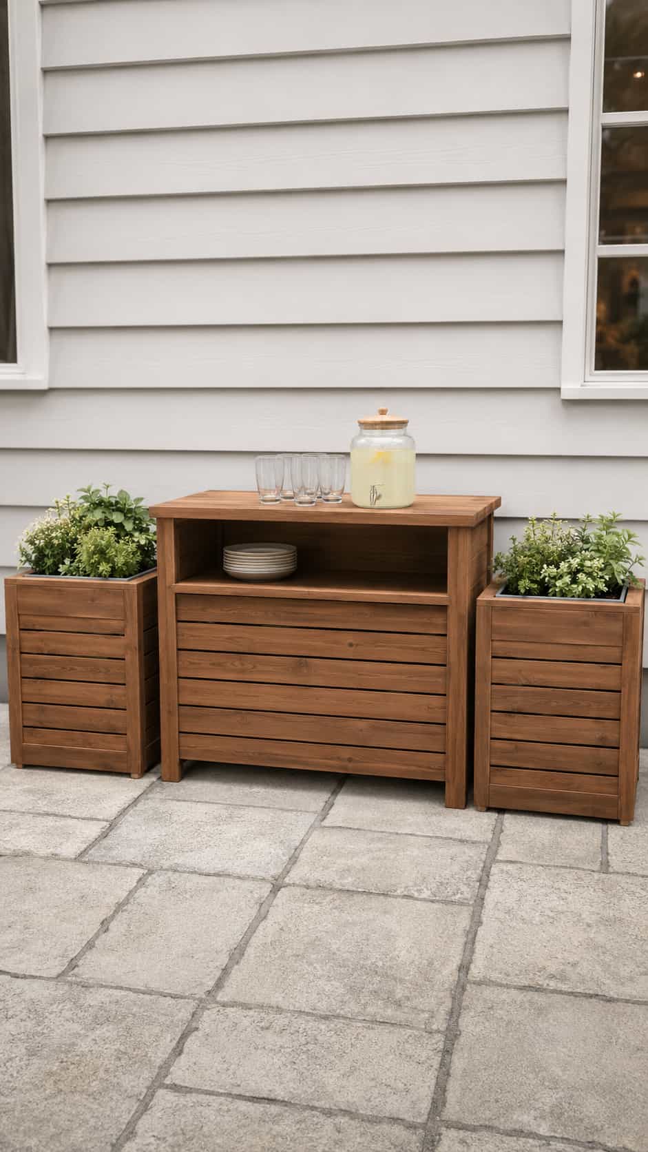 Planter-Divider Serving Station