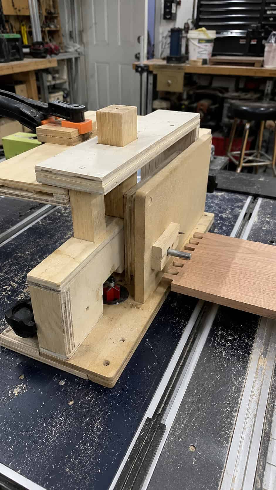 Router-Table Box-Joint Jig